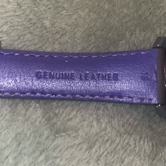 Beautiful gray Movaddo Bold watch!  Diamond like accent at 12:00! - Picture 5 of 6